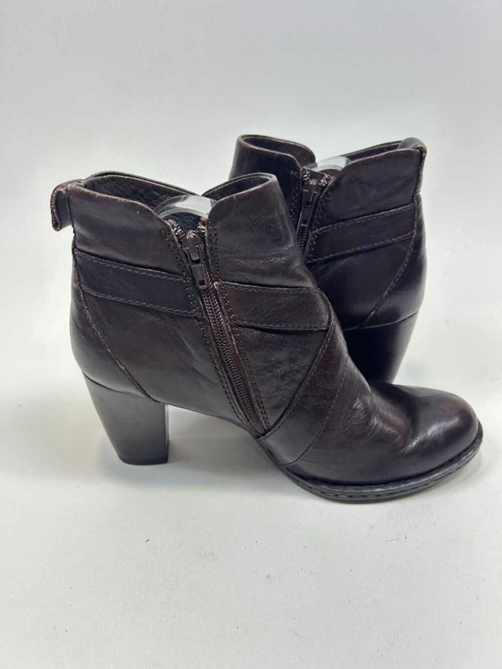 BORN Shola Womens Ankle Booties Boots Brown Leather Side Zip US 9 EU 40 Moto - Picture 6 of 9